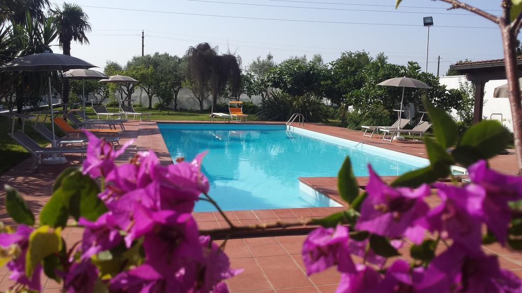 Borgo Fiore Country House Salice Salentino Exterior photo
